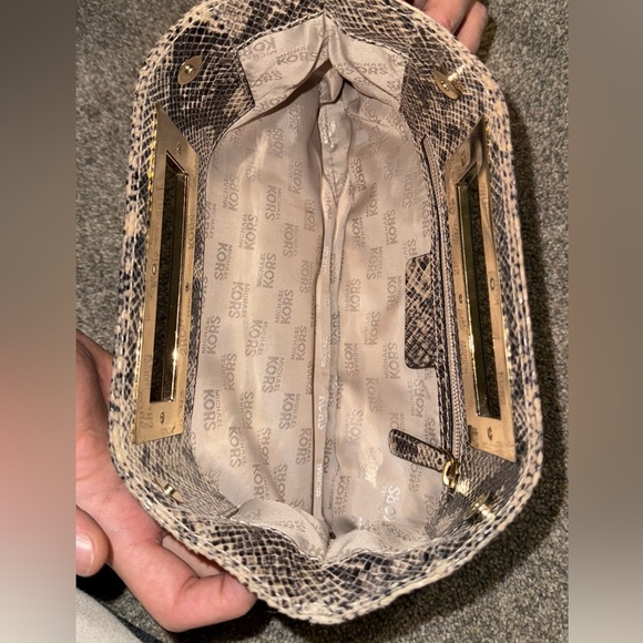 Michael Kors Vintage Snakeskin Effect Clutch - Picture 3 of 4